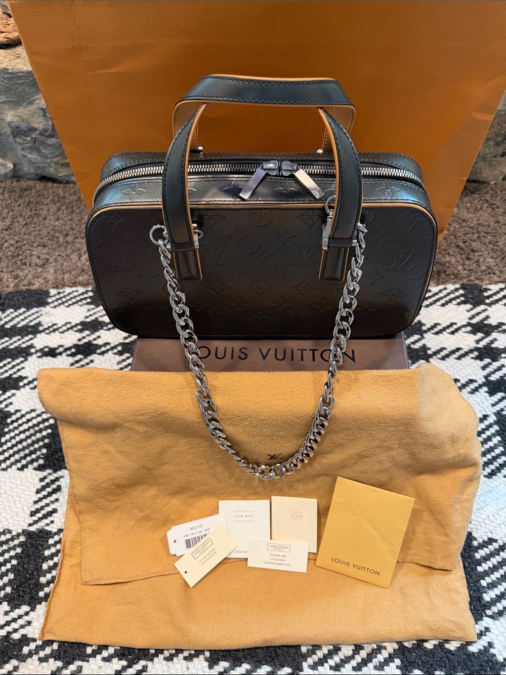 AUTHENTIC Louis Vuitton shelton Embossed Leather Bag